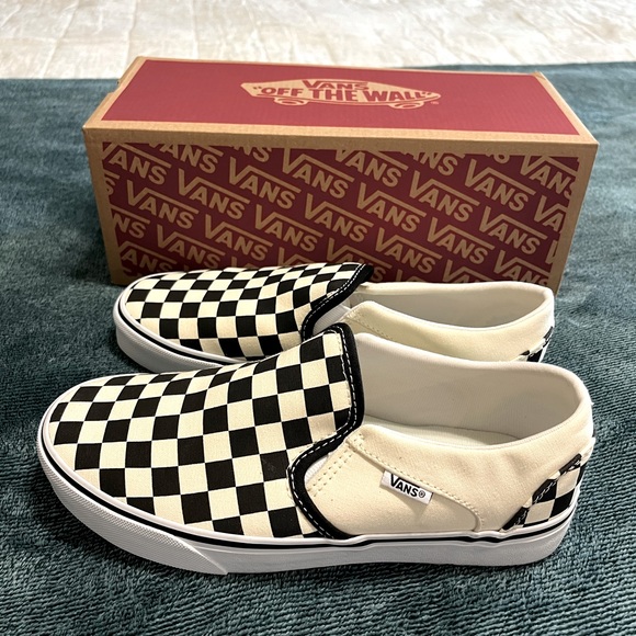 Vans Shoes - Brand new size 7.5 checkered vans